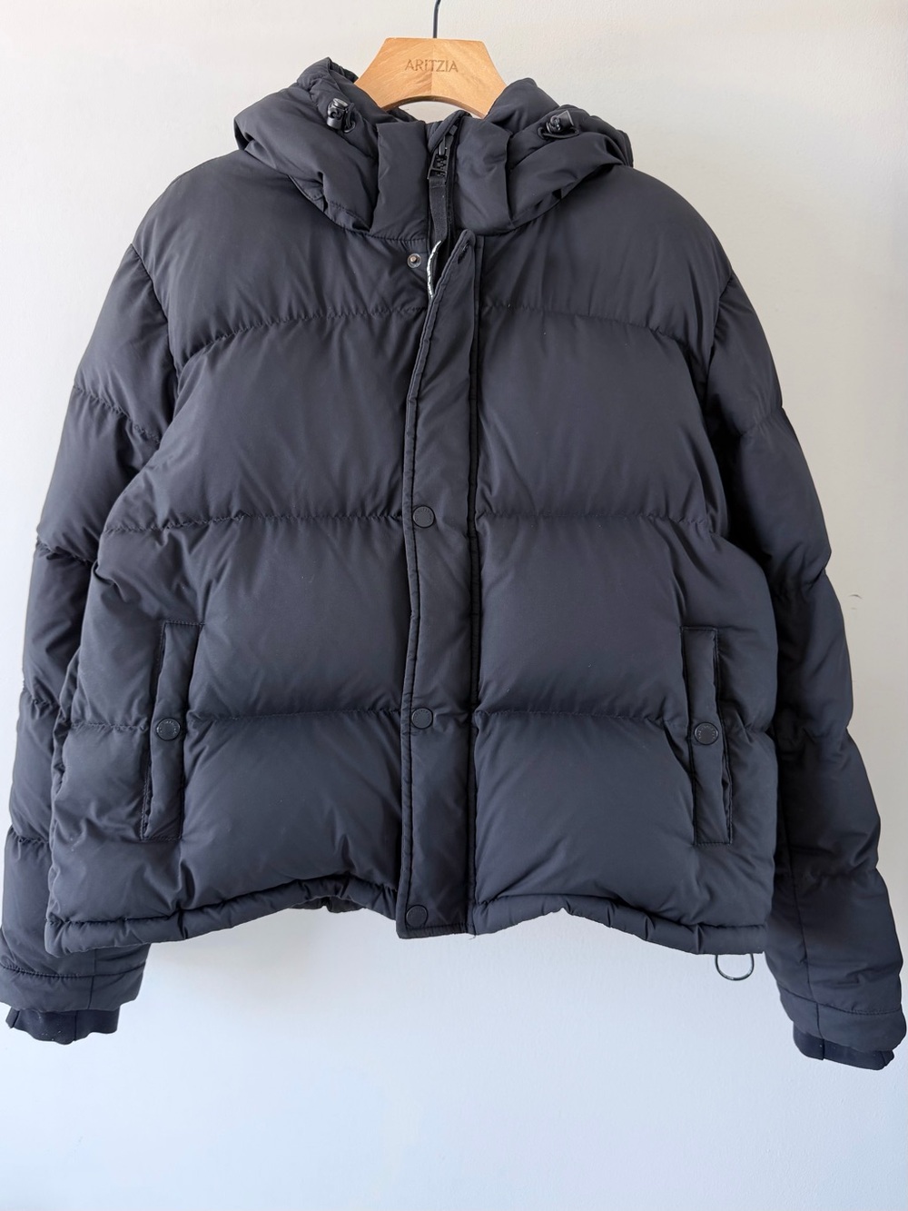 Aritzia Black Short Quilted Puffer Jacket with Hood - Picture 2 of 16